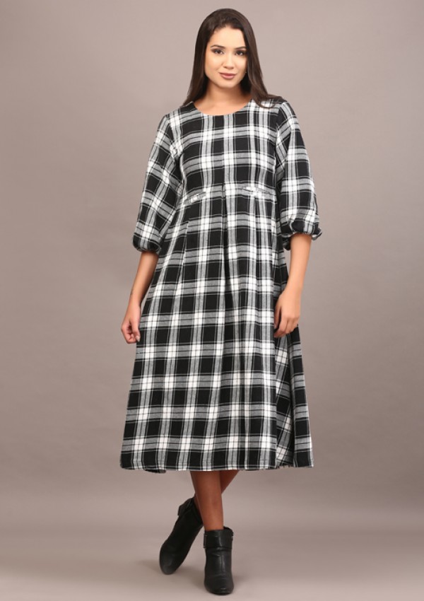 Black and white tartan full dress