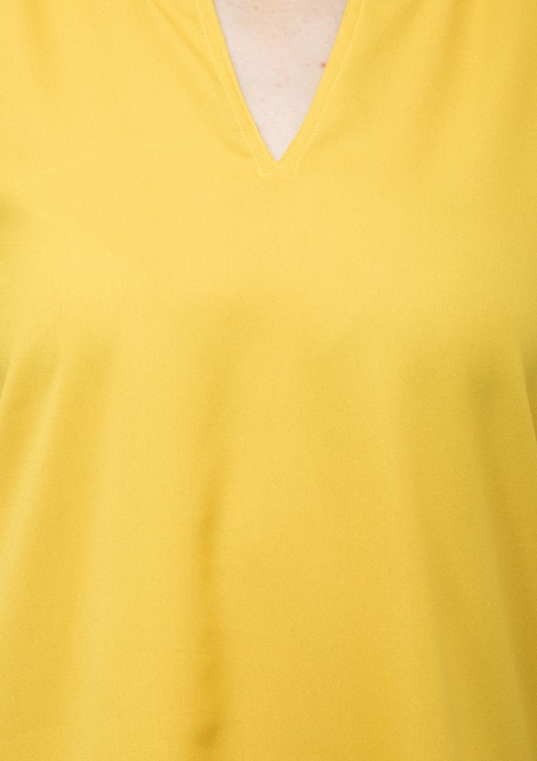 Front high yellow top