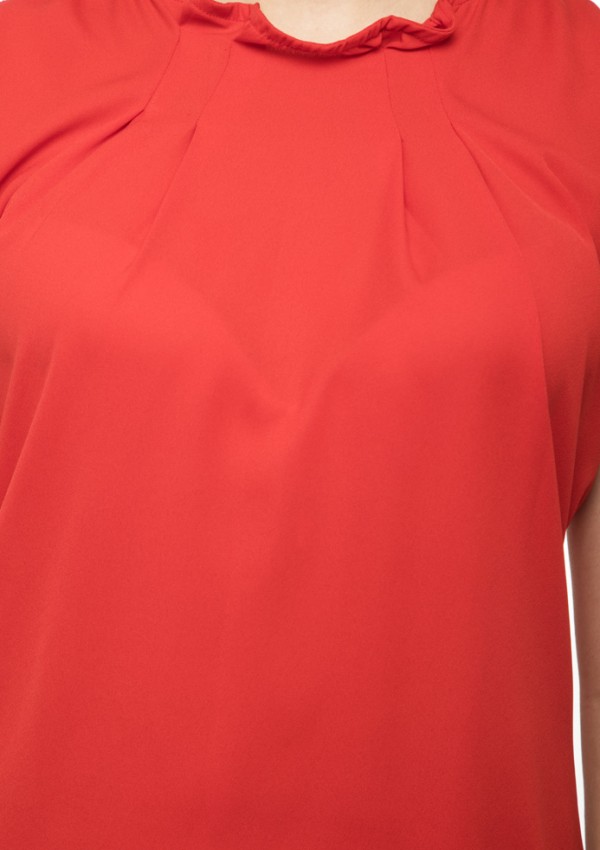 Mock neck half sleeves red top