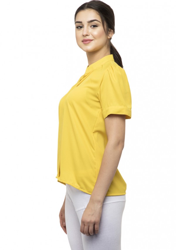 Notched neck with collars yellow top
