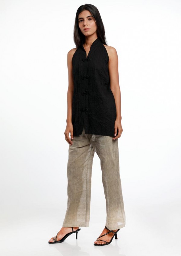 MICRO PLEATED SLEEVELESS HIGH RISE COLLAR COTTON SHIRT